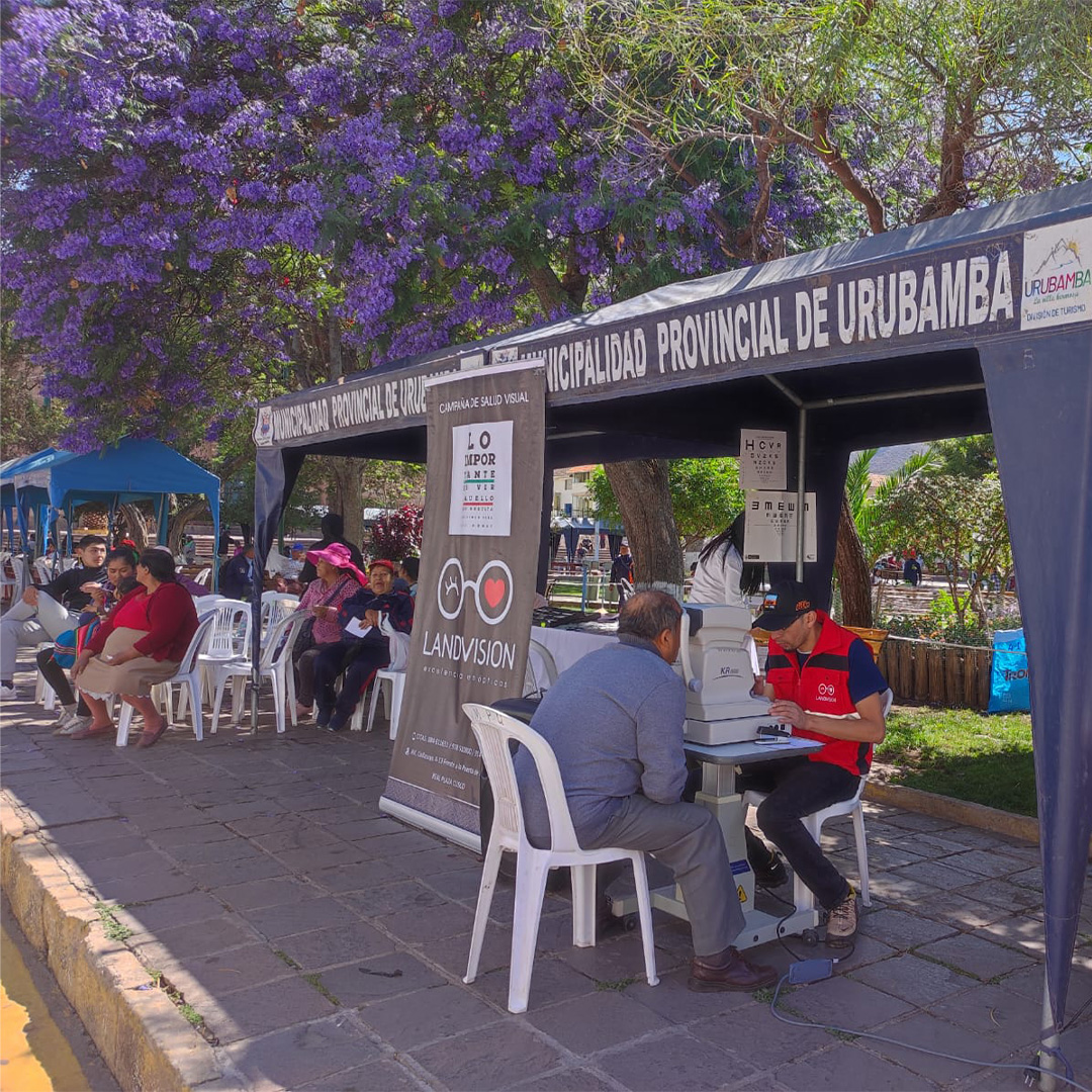 Campaña de salud visual en municipalidad del Cusco