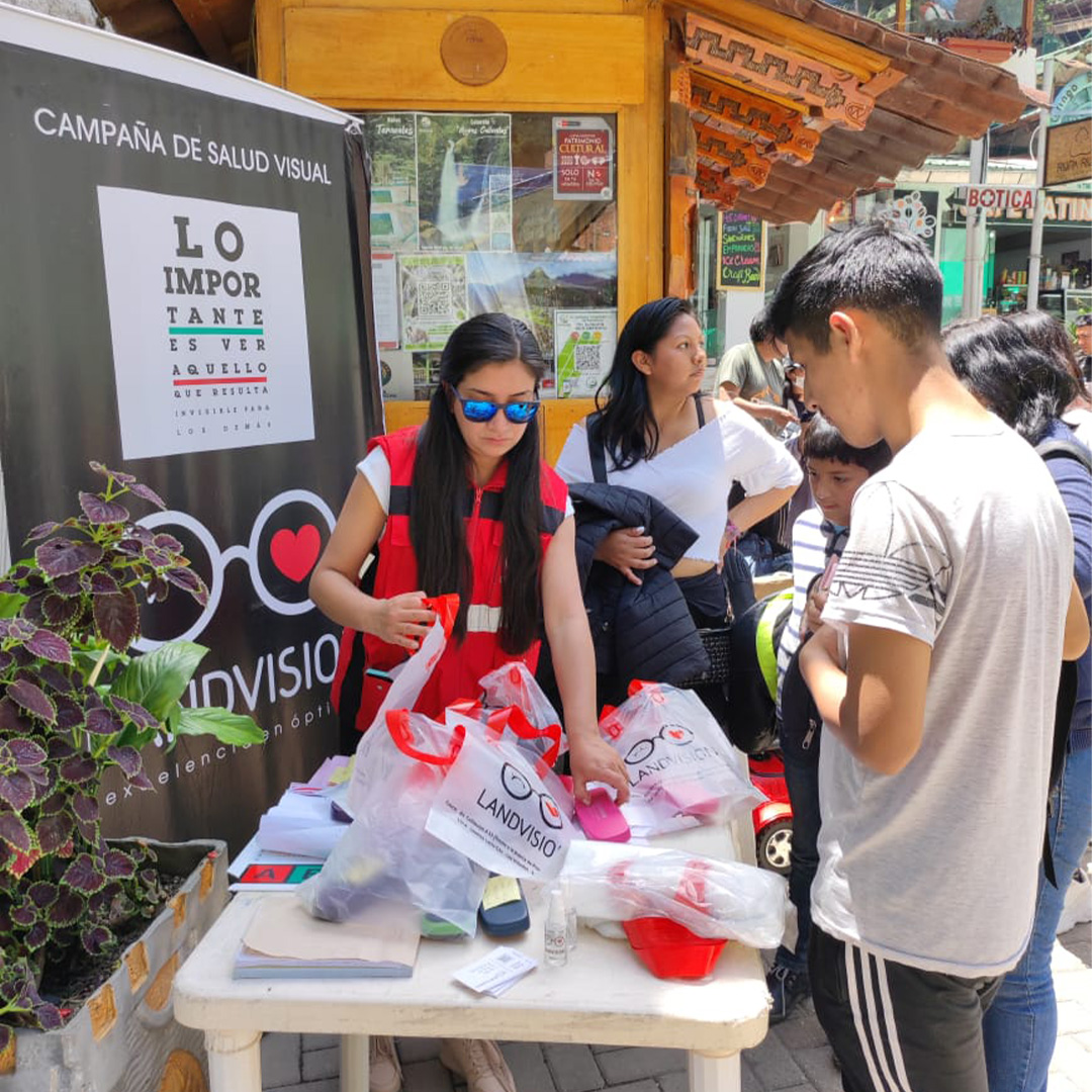 Campaña óptica LANDVISION en Cusco